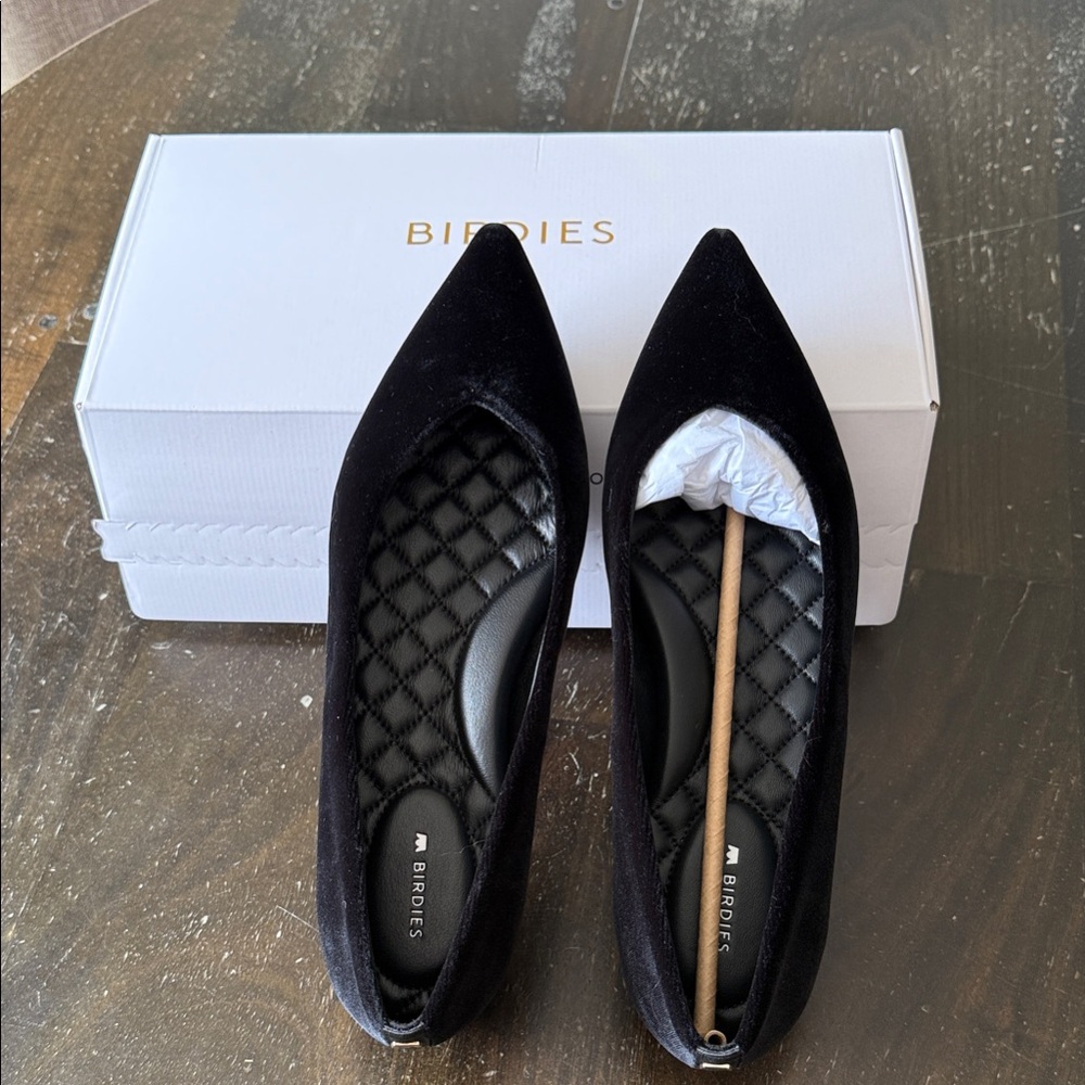 Birdies Women’s The Goldfinch Black Velvet Flats